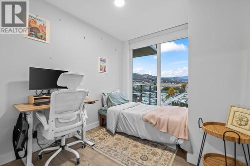 1151 Sunset Drive Unit# 905, Kelowna, BC - Indoor Photo Showing Bedroom