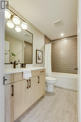 1768 Finley Crescent, London North (North I), ON - Indoor Photo Showing Bathroom