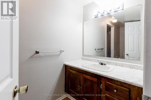 128 Brian Boulevard, Hamilton, ON - Indoor Photo Showing Bathroom
