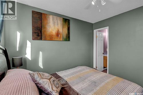 1456 Connaught Street, Regina, SK - Indoor Photo Showing Bedroom