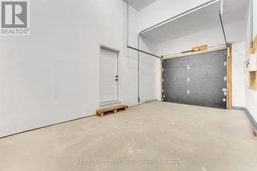 101 Tower Drive, North Bay (Airport), ON - Indoor Photo Showing Garage