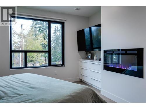 525 Mcclure Road Unit# 9, Kelowna, BC - Indoor Photo Showing Bedroom