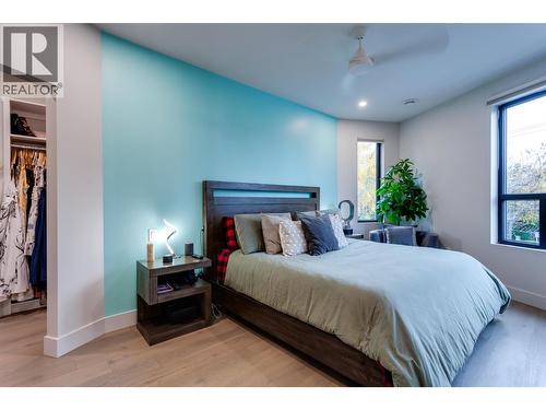 525 Mcclure Road Unit# 9, Kelowna, BC - Indoor Photo Showing Bedroom