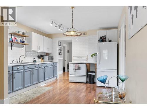 2108 33 Street, Vernon, BC - Indoor Photo Showing Kitchen