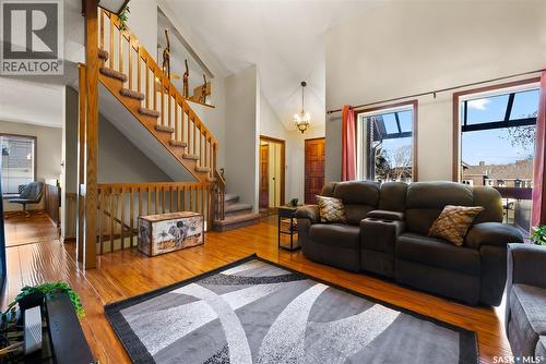 55 Duncan Crescent, Regina, SK - Indoor Photo Showing Living Room