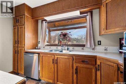55 Duncan Crescent, Regina, SK - Indoor Photo Showing Kitchen With Double Sink