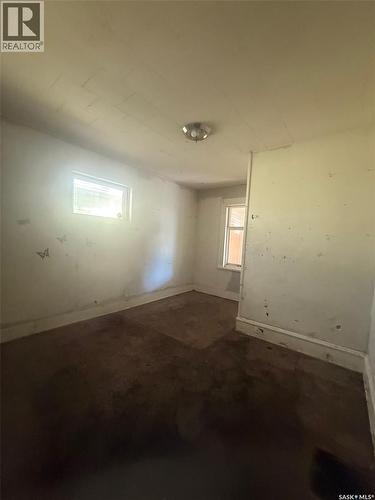 1450 Argyle Street, Regina, SK - Indoor