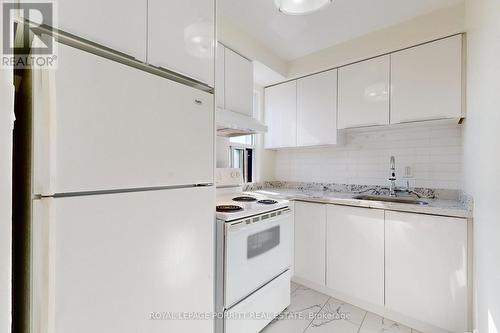 3 - 3503A Lake Shore Boulevard W, Toronto, ON 