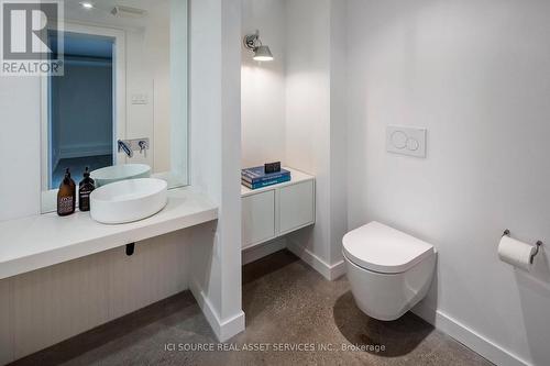 70 Crescent Road, Toronto, ON - Indoor Photo Showing Bathroom