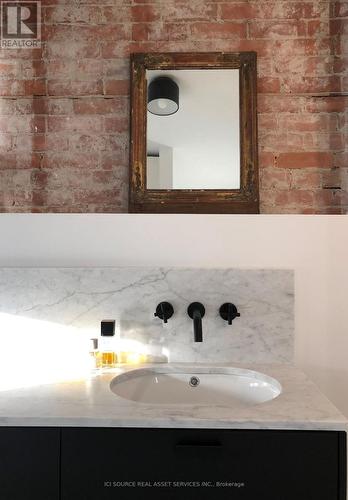 70 Crescent Road, Toronto, ON - Indoor Photo Showing Bathroom