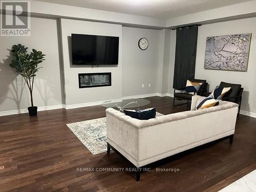ROOM - 1568 SCARLETT TRAIL , Pickering, Ontario L1X 0N9 4