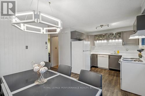 285 Lanark Avenue, Ottawa, ON - Indoor Photo Showing Kitchen