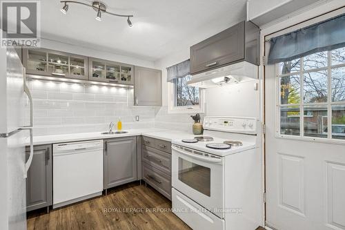 285 Lanark Avenue, Ottawa, ON - Indoor Photo Showing Kitchen