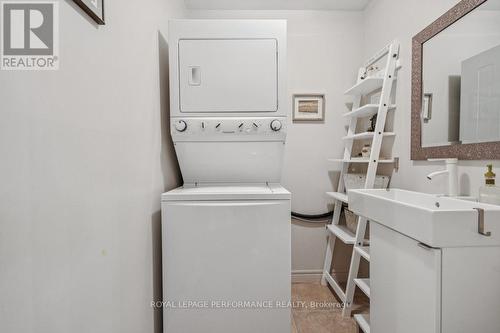 285 Lanark Avenue, Ottawa, ON - Indoor Photo Showing Laundry Room