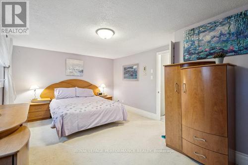 285 Lanark Avenue, Ottawa, ON - Indoor Photo Showing Bedroom