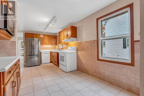 55 Merritt Road, Toronto, ON - Indoor Photo Showing Laundry Room