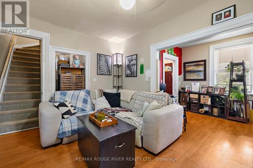 20 Odell Street, Clarington (Bowmanville), ON - Indoor Photo Showing Living Room