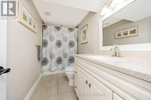 3 Lorne Street, Erin, ON - Indoor Photo Showing Bathroom