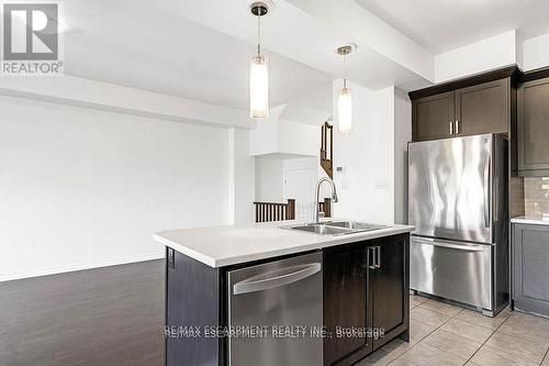 70 Vinton Road, Hamilton, ON - Indoor Photo Showing Kitchen With Double Sink