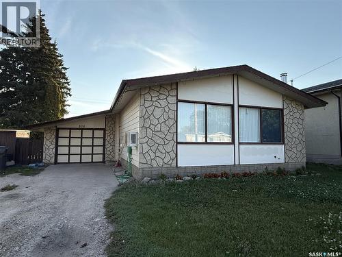806 Centre STREET  Meadow Lake, SK S9X 1G3