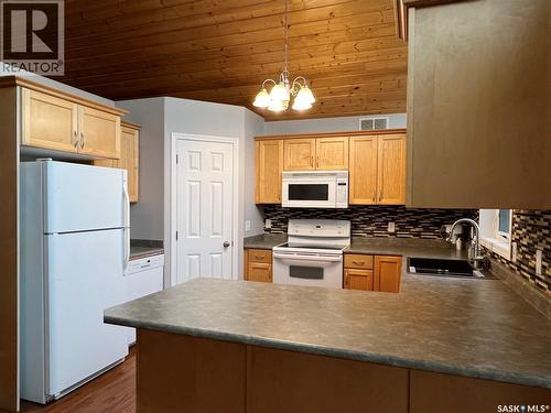 15 Mins West Of Meadow Lake, Meadow Lake Rm No.588, SK - Indoor Photo Showing Kitchen With Double Sink