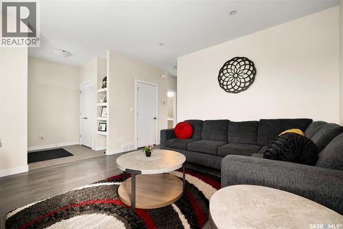 1157 Poley Street, Regina, SK - Indoor Photo Showing Living Room