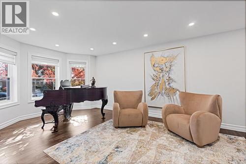 238 Turner Crescent, Amherstburg, ON - Indoor Photo Showing Living Room