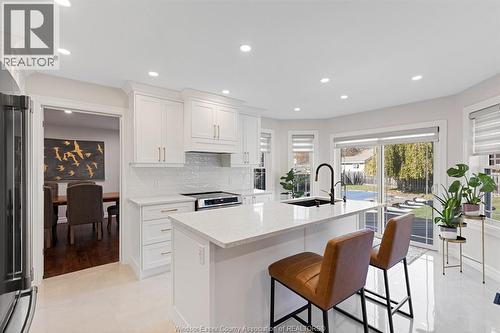 238 Turner Crescent, Amherstburg, ON - Indoor Photo Showing Kitchen With Upgraded Kitchen