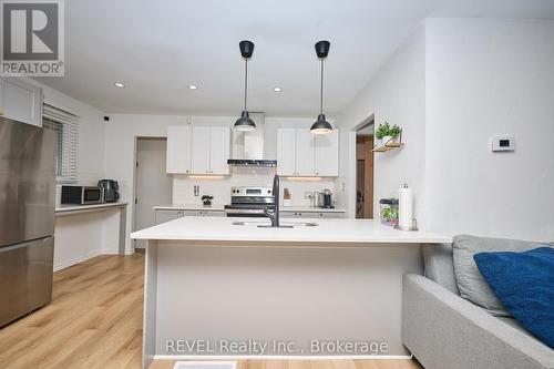 11 Newleaf Crescent, Welland (N. Welland), ON - Indoor Photo Showing Kitchen