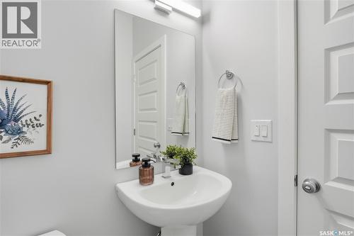 202 Antonini Court, Saskatoon, SK - Indoor Photo Showing Bathroom