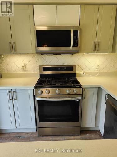 5919 Tampico Way, Mississauga, ON - Indoor Photo Showing Kitchen