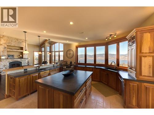 105 Timberline Road, Kelowna, BC - Indoor Photo Showing Kitchen