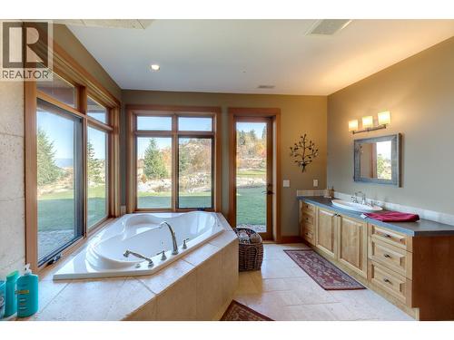105 Timberline Road, Kelowna, BC - Indoor Photo Showing Bathroom