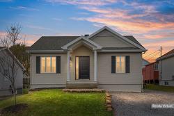 1221 Rue des Potentilles  Québec (La Haute-Saint-Charles), QC G3G 3E3