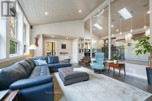 Open Living Room - 34 Beechwood Lane, Seguin, ON - Indoor Photo Showing Living Room