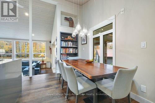 34 Beechwood Lane, Seguin, ON - Indoor Photo Showing Dining Room
