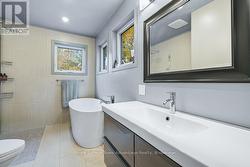 Spa Ensuite with Soaker Tub - 