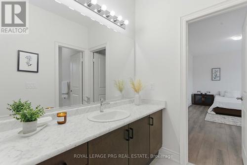 61 Cattail Crescent, Hamilton, ON - Indoor Photo Showing Bathroom