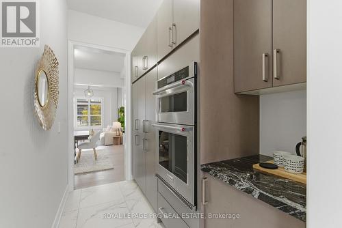 61 Cattail Crescent, Hamilton, ON - Indoor Photo Showing Kitchen