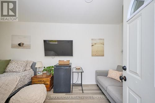 Bunkie Interior - 334 Leask Avenue, Fort Erie (Crescent Park), ON - Indoor Photo Showing Living Room