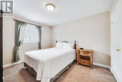 4005 Alexan Crescent, Burlington, ON - Indoor Photo Showing Bedroom
