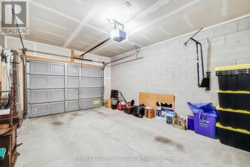 4005 Alexan Crescent, Burlington, ON - Indoor Photo Showing Garage