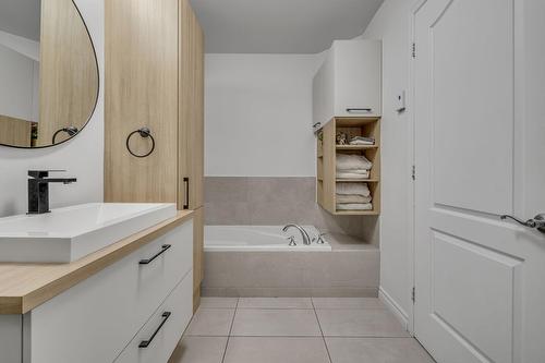 Salle de bains - 1422  - 202 Rue Esther-Blondin, Québec (Sainte-Foy/Sillery/Cap-Rouge), QC - Indoor Photo Showing Bathroom