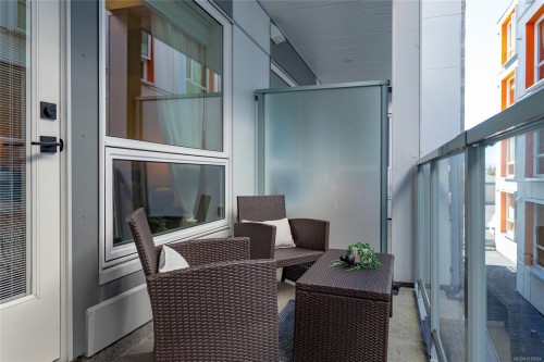 305-9818 Fourth St, Sidney, BC - Outdoor With Exterior