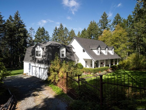 560 Salmon Rd, North Saanich, BC 