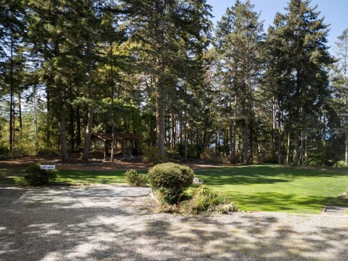 560 Salmon Rd, North Saanich, BC 