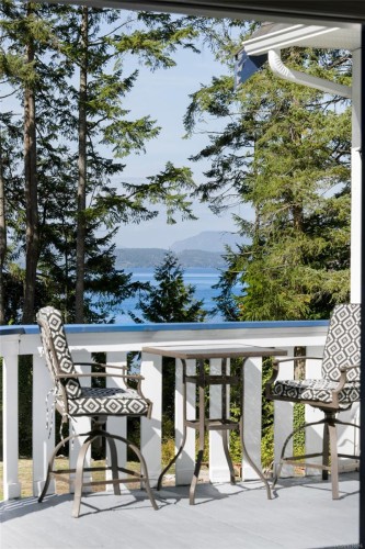 560 Salmon Rd, North Saanich, BC 