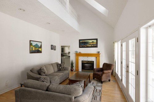 560 Salmon Rd, North Saanich, BC 