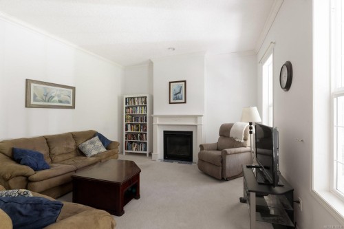 560 Salmon Rd, North Saanich, BC 