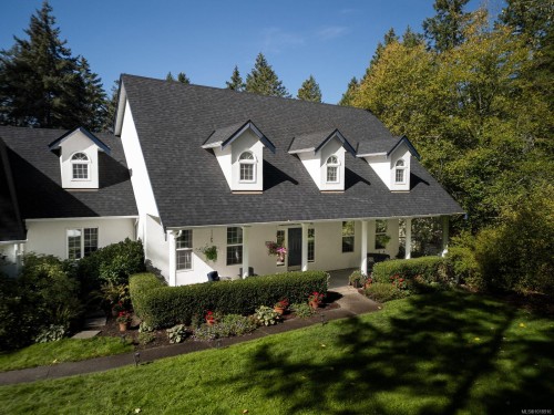 560 Salmon Rd, North Saanich, BC 